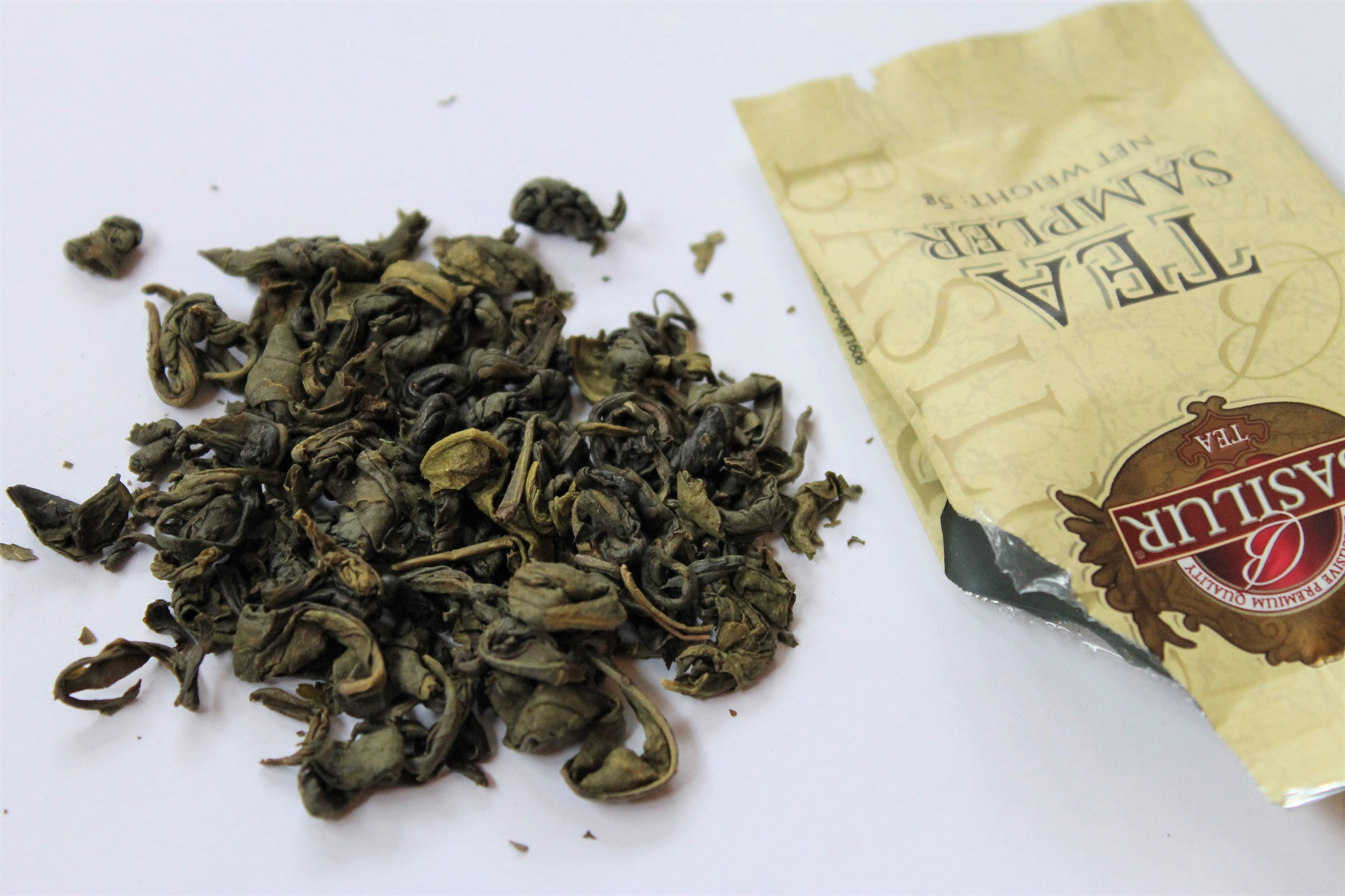 ceylon green tea with peppermint leaves
