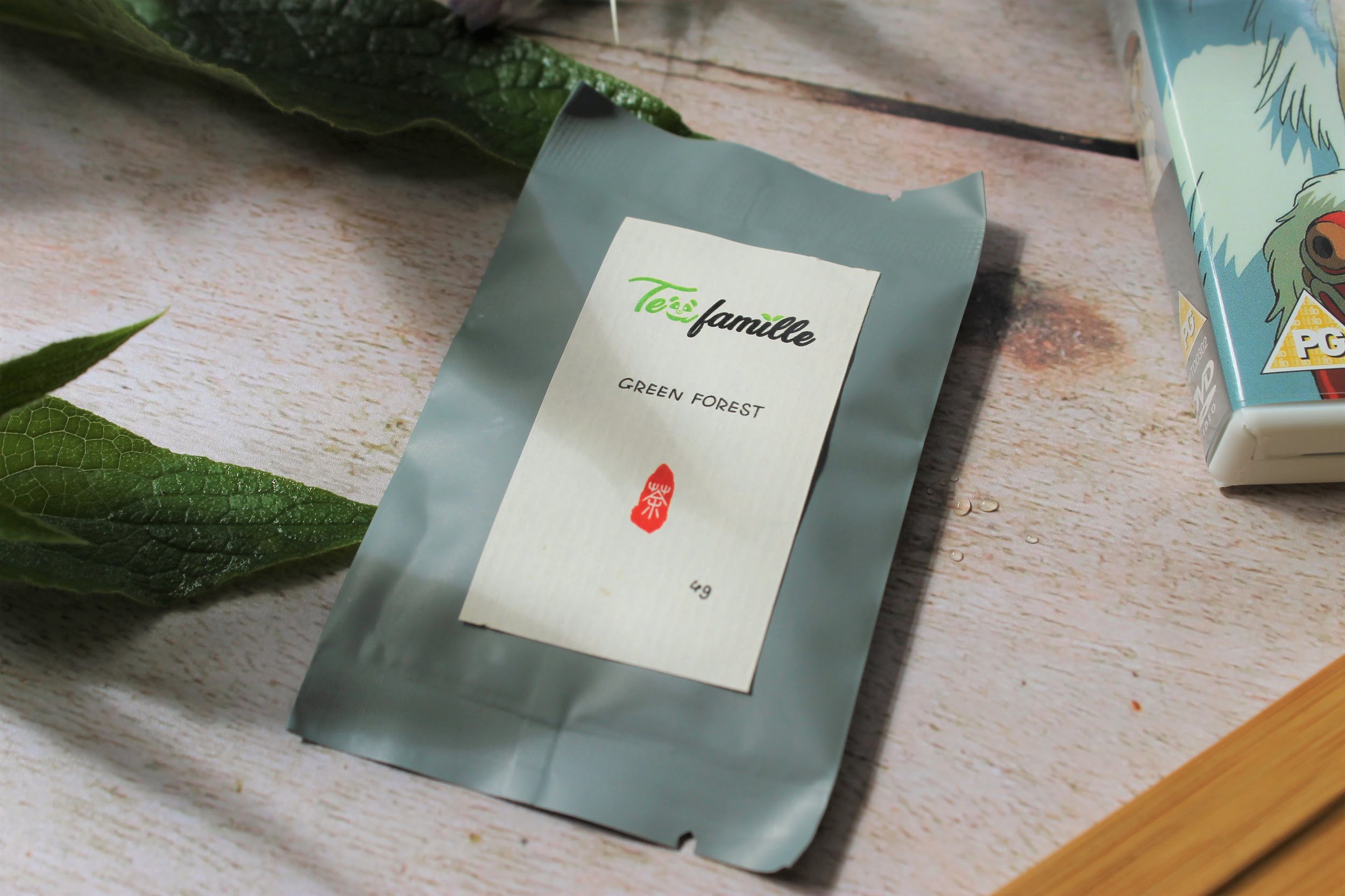 tea famille green forest loose leaf tea package