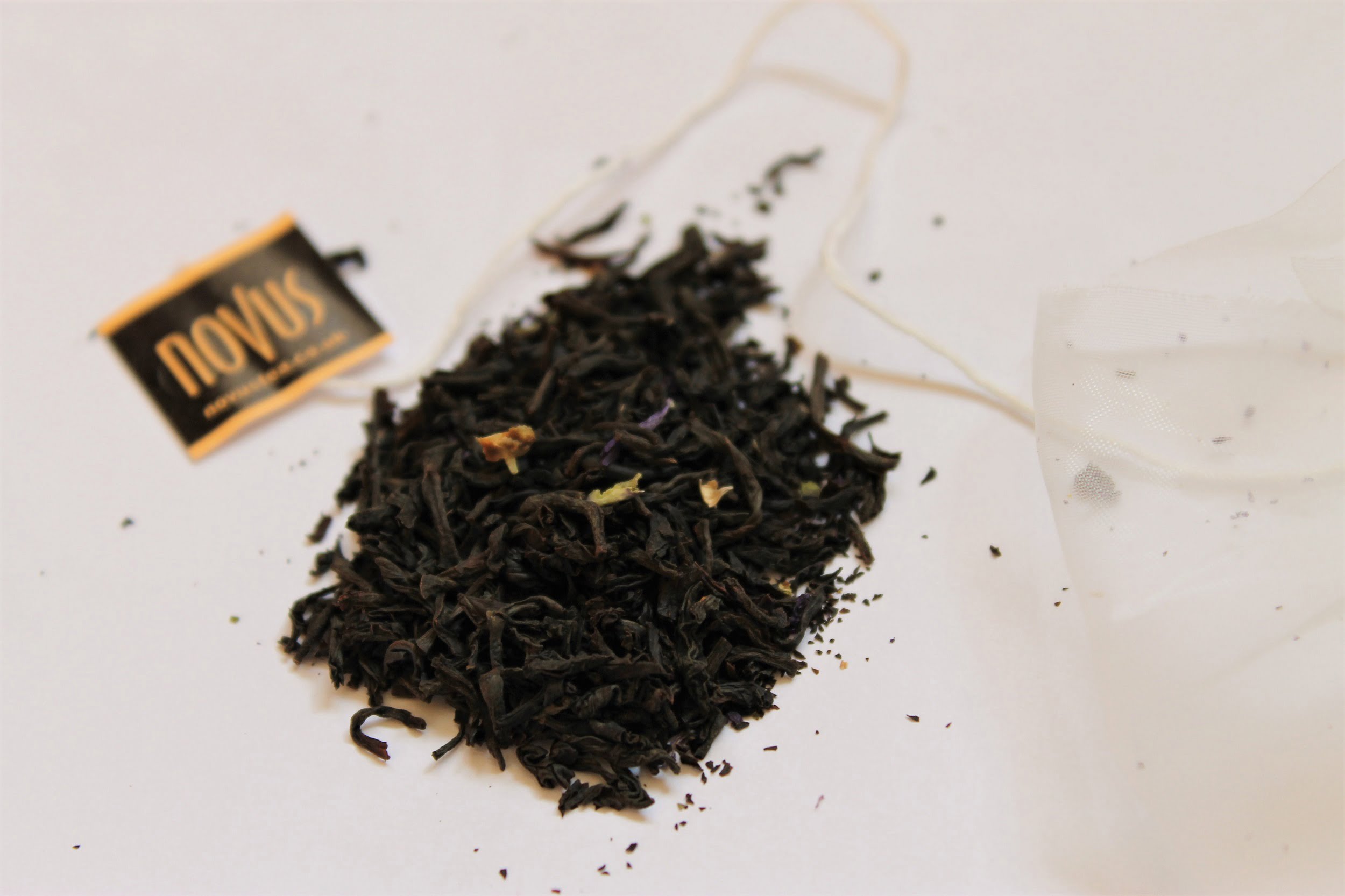 ceylon black tea with bergamot and malva flowers