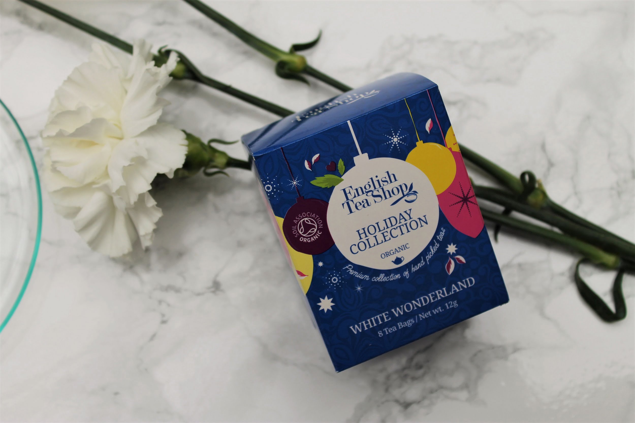 white wonderland blue tea box