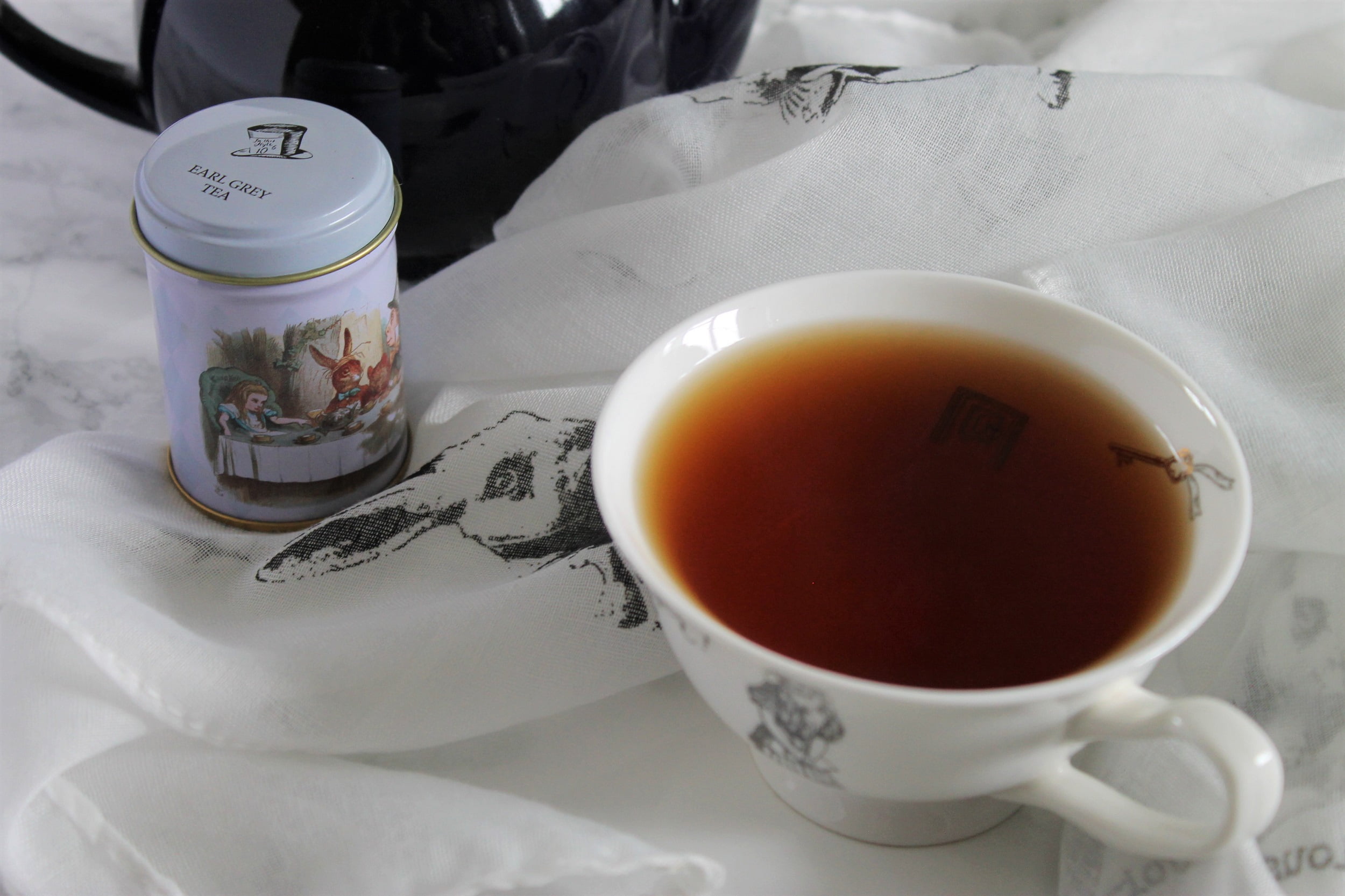 new english teas alice in wonderland set