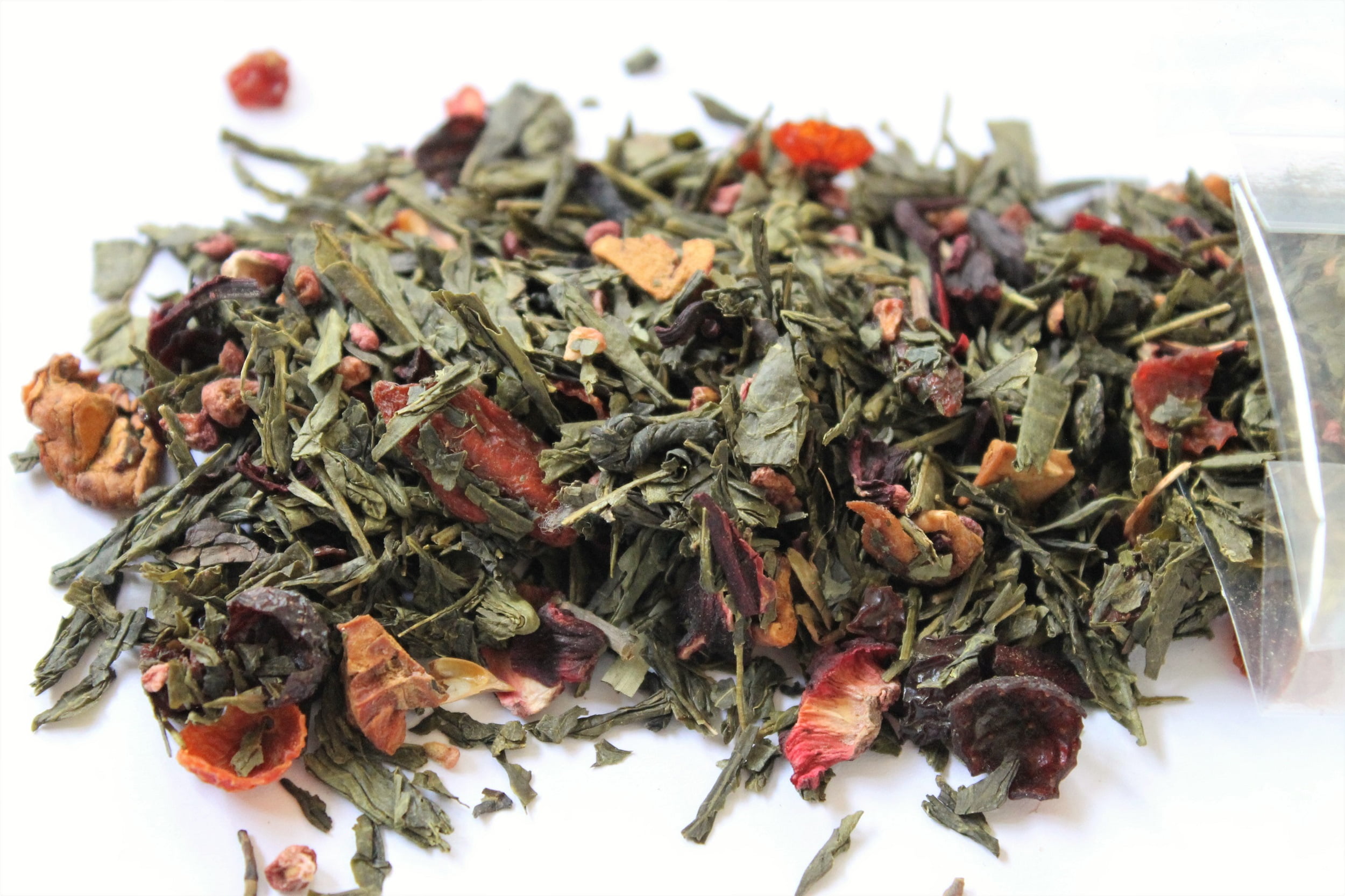 green tea with dried fruits