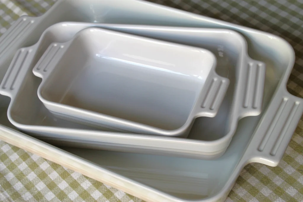 le creuset set of three rectangular dishes