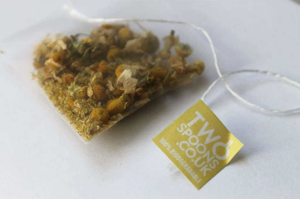 whole camomile flowers